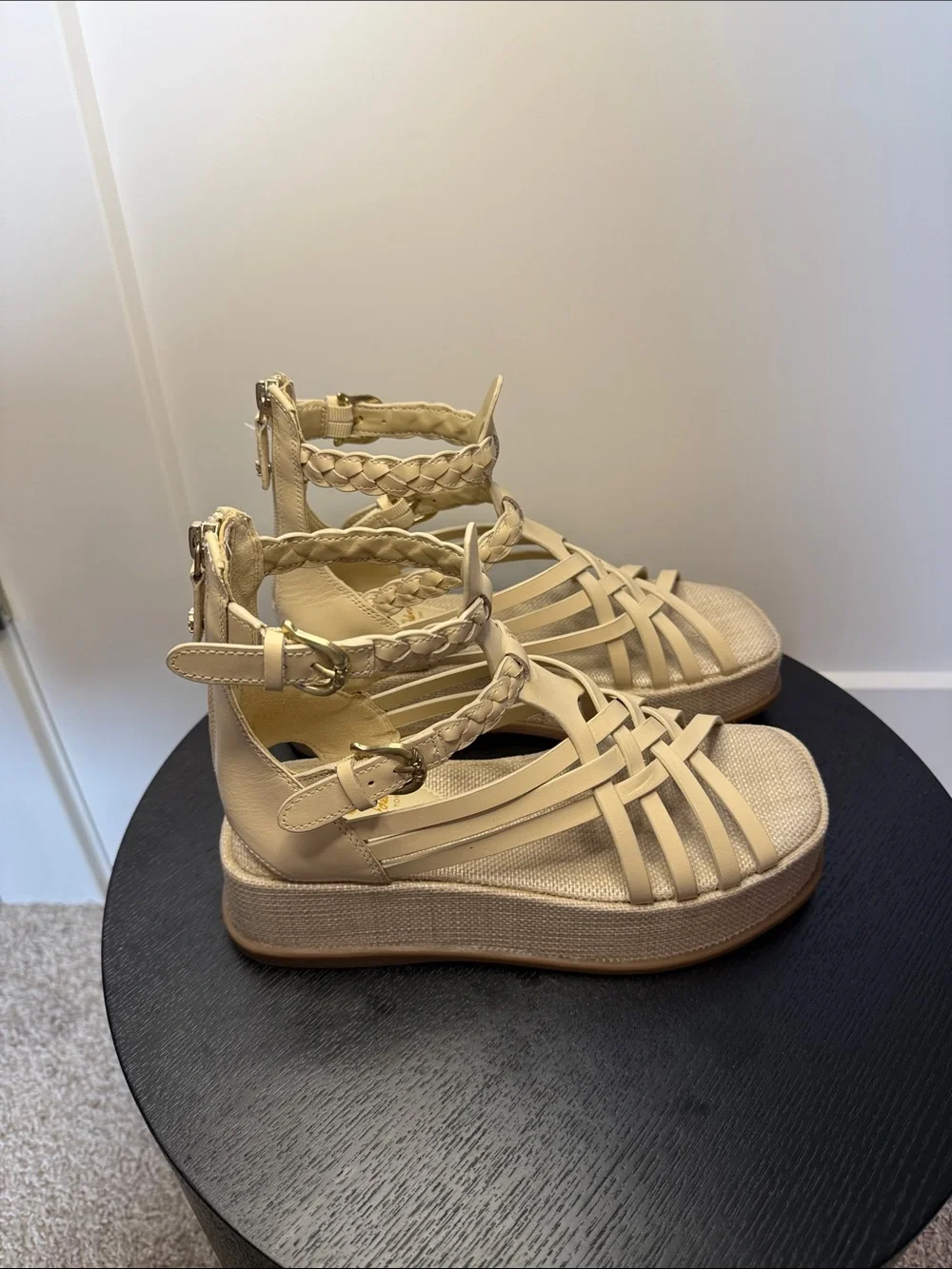 Sam Edelman Nicki Gladiator Sandal| Size 6 - Picture 5 of 8